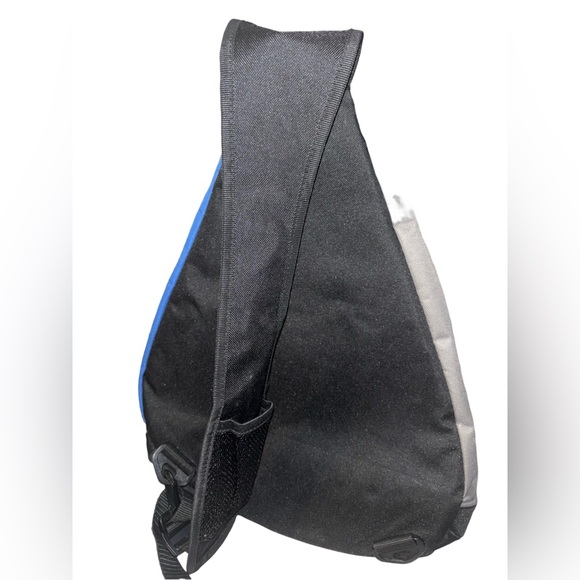 Disneyland Resort Sling backpack - Picture 3 of 6